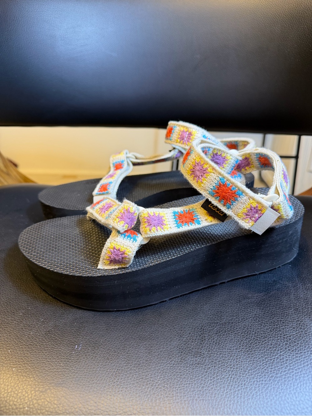 Teva Universal Crochet Flatform Sandal Size 8